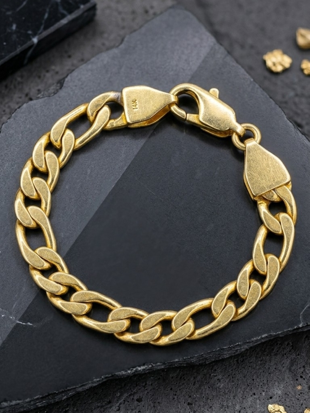Vintage 14K Gold Heavy 9.5mm Figaro Link Bracelet